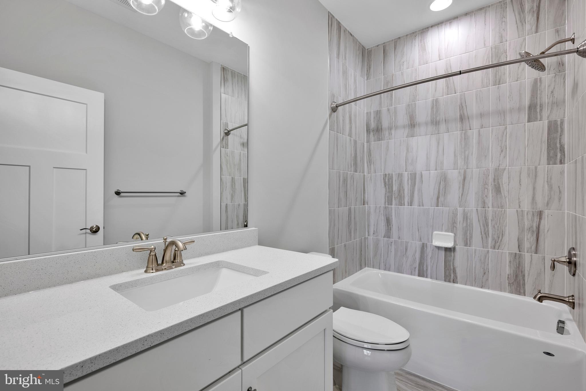 THE KNOLL AT IRONS LANE - Residential