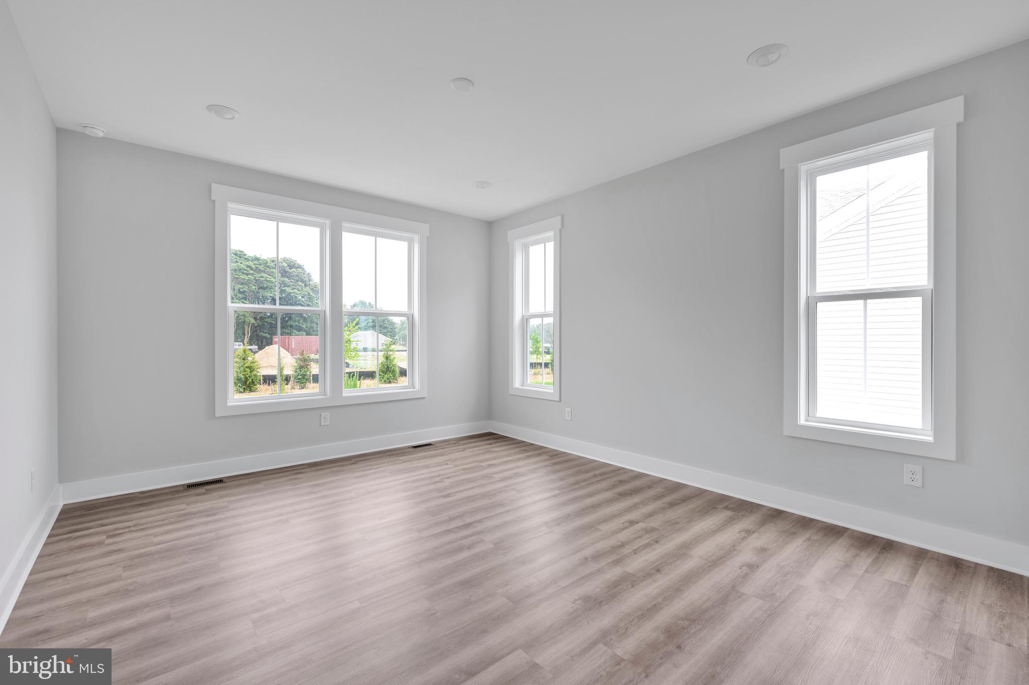 THE KNOLL AT IRONS LANE - Residential