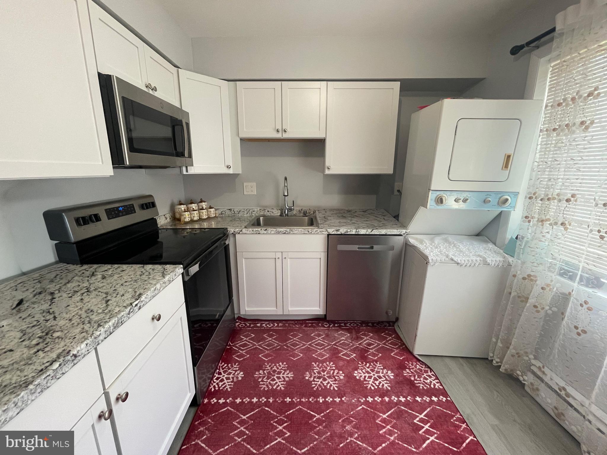 PINEWOOD SOUTH - Residential