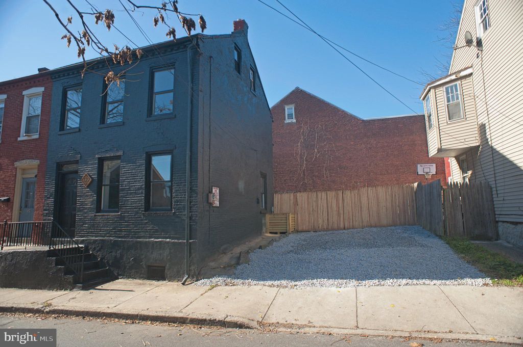 Photo of 122 S ARCH ST, LANCASTER, PA 17603 (MLS # PALA2027698)