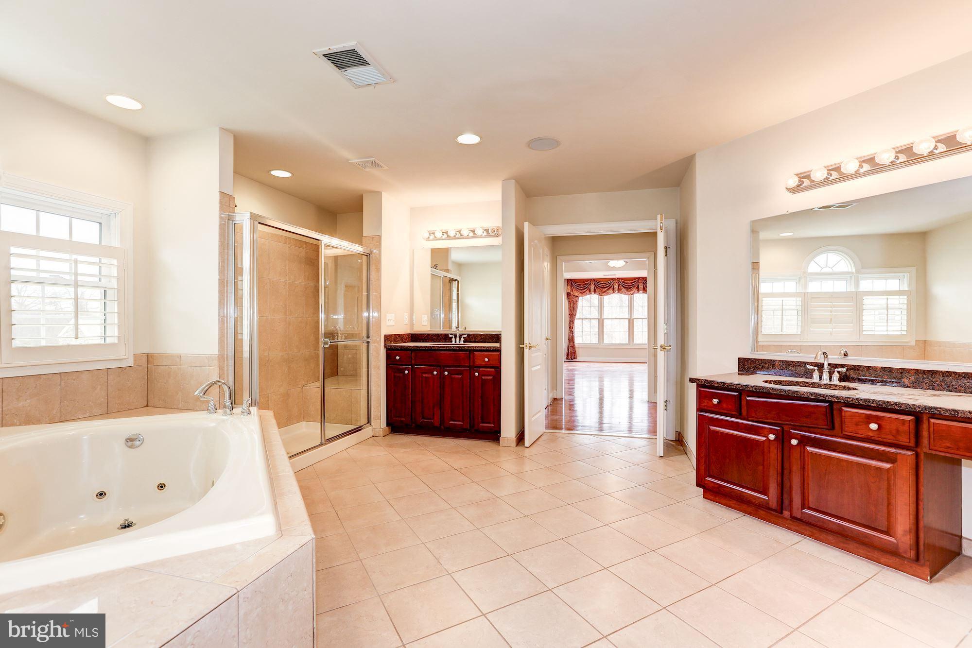 BROOKEFIELD - Residential