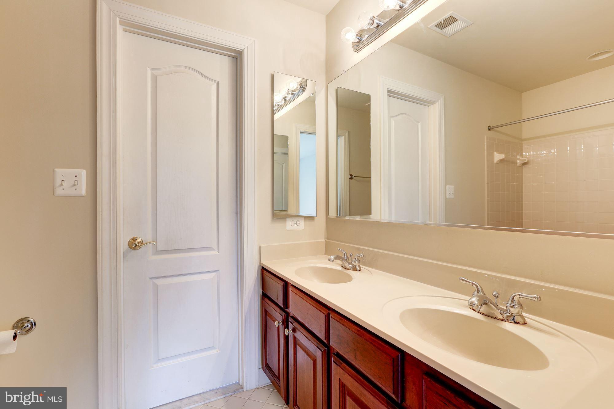 BROOKEFIELD - Residential