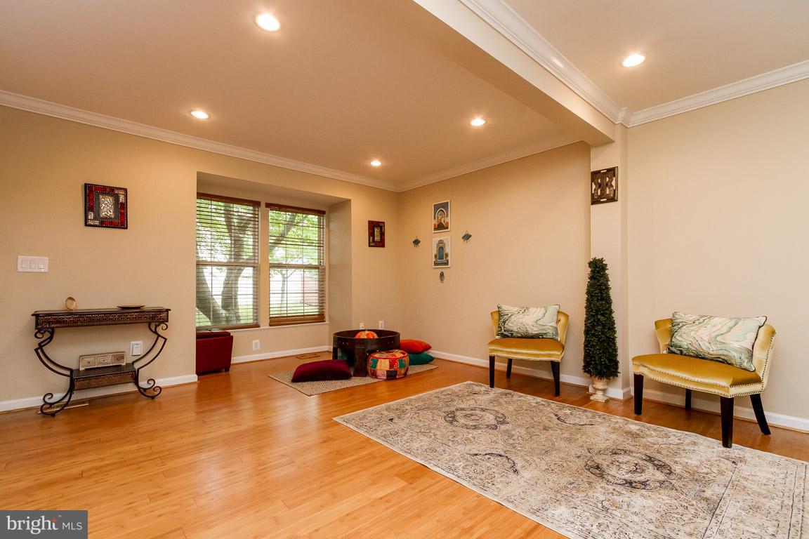 RIVERSIDE VILLAGES - Residential