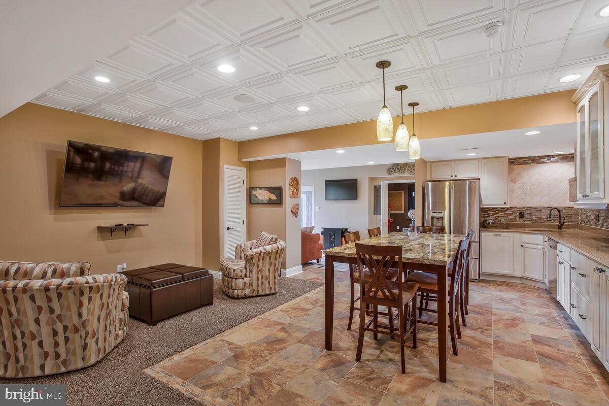 LAKEWOOD - Residential