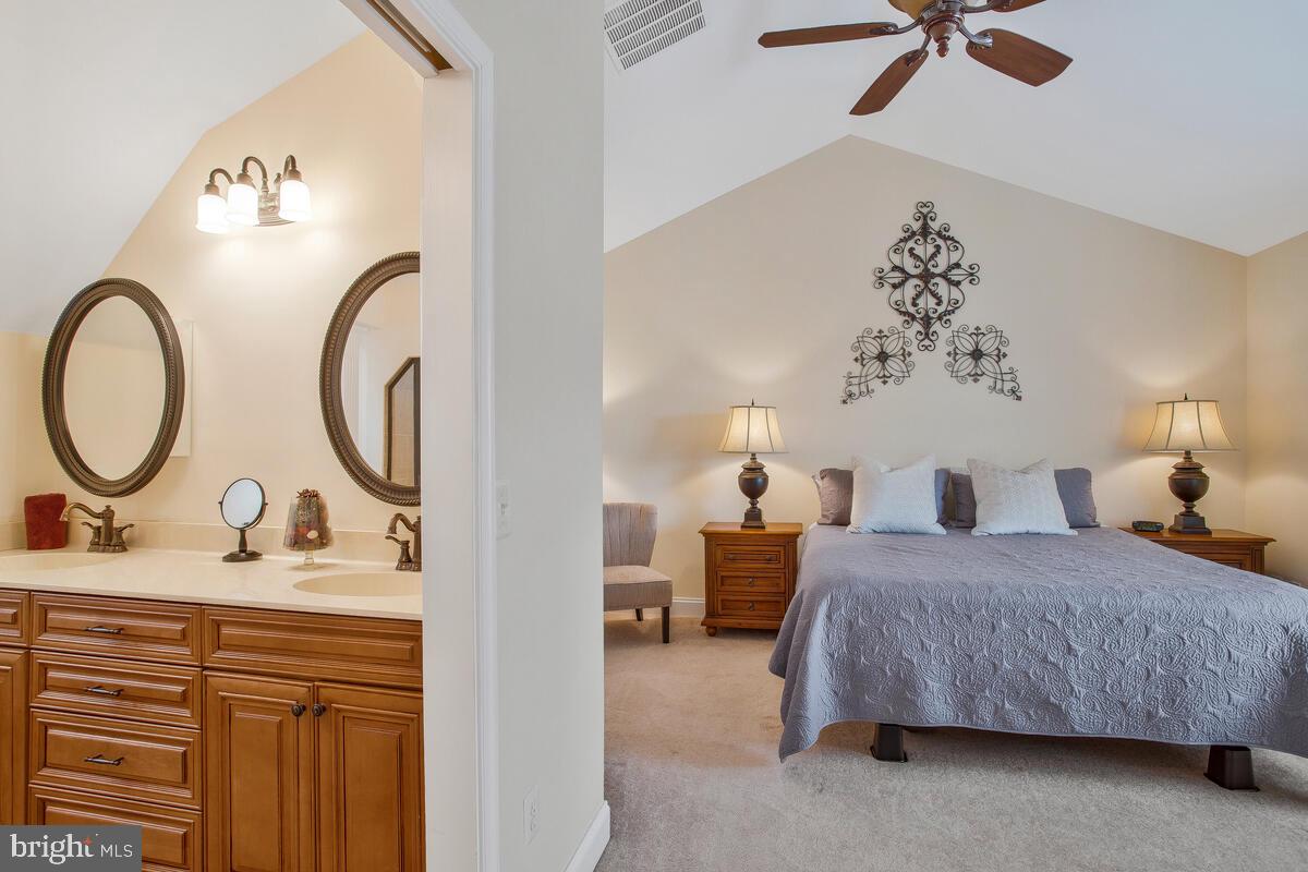 LAKEWOOD - Residential