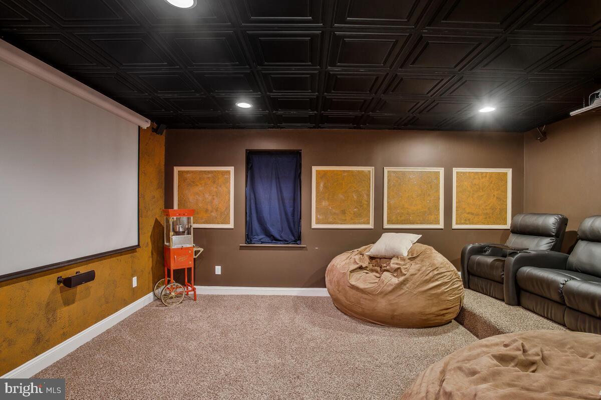 LAKEWOOD - Residential