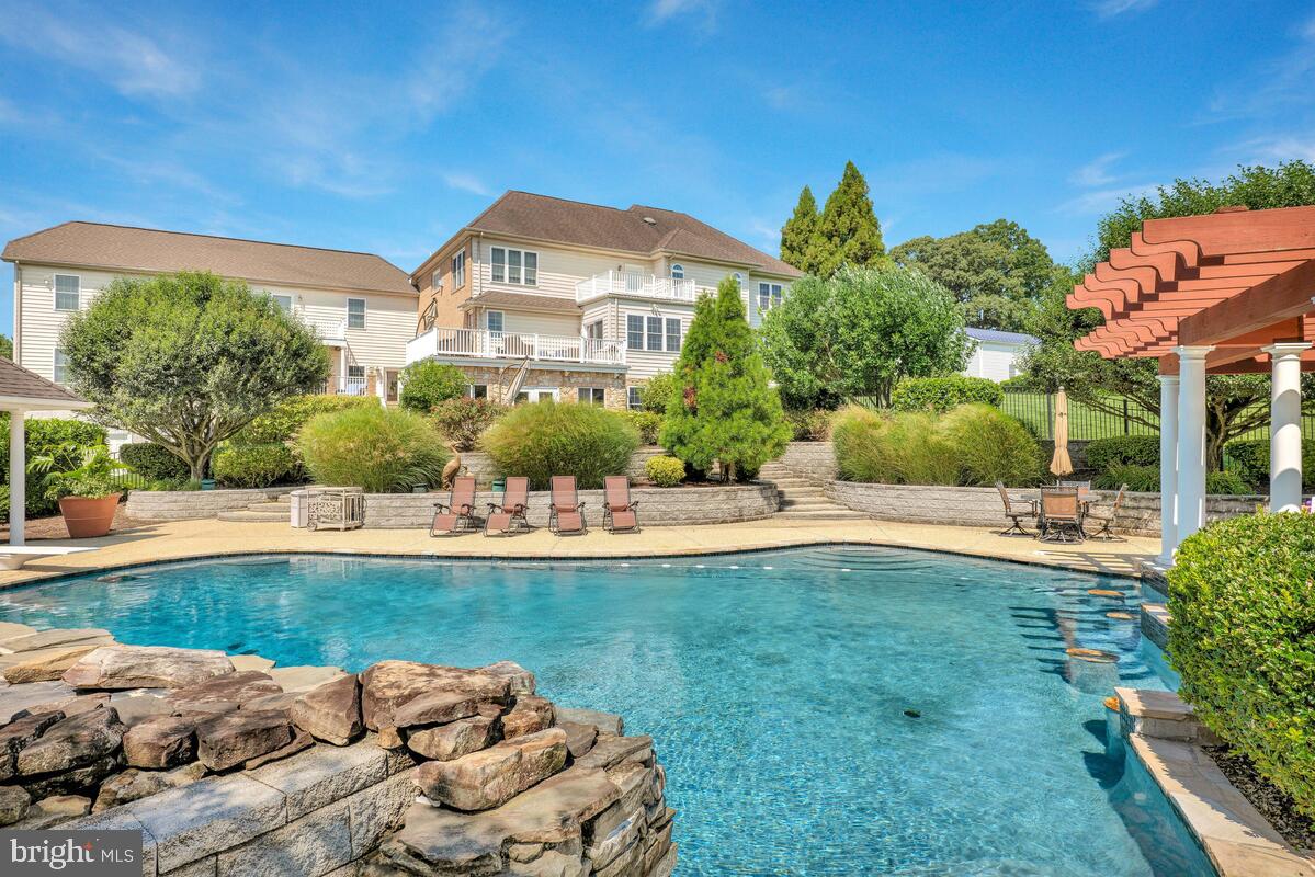 LAKEWOOD - Residential