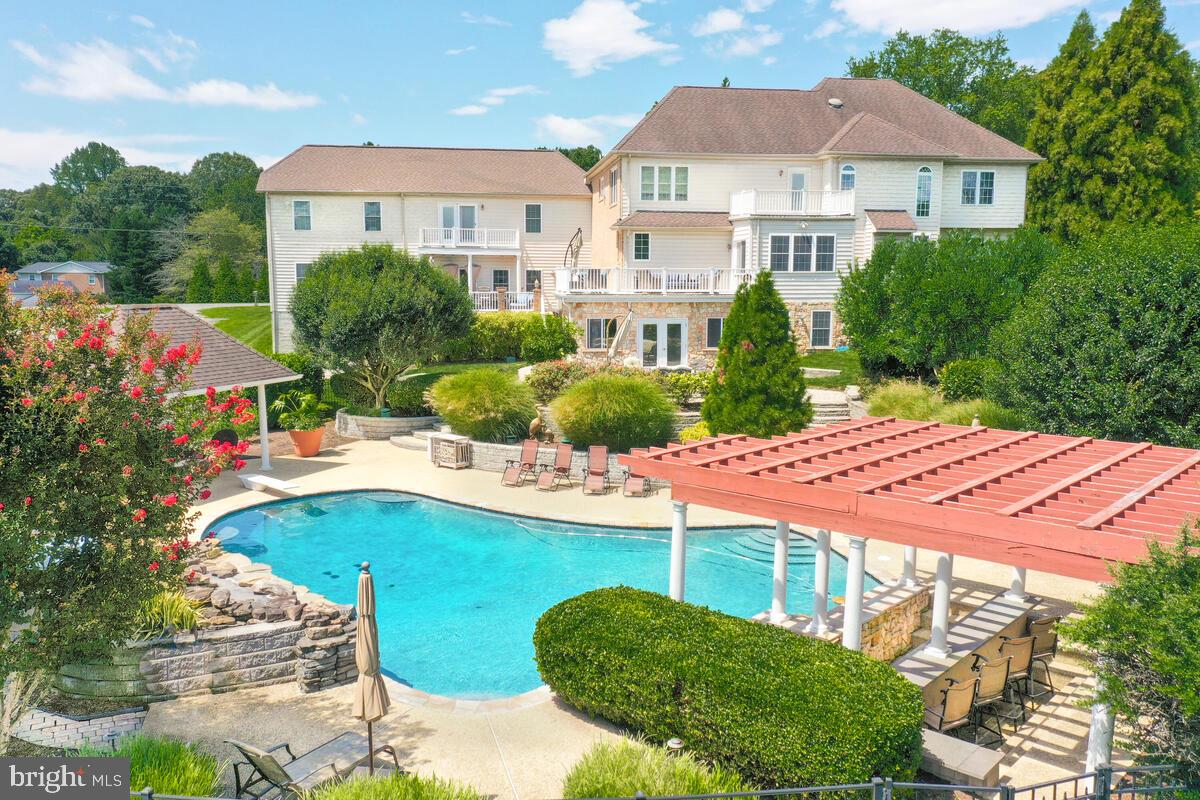 LAKEWOOD - Residential