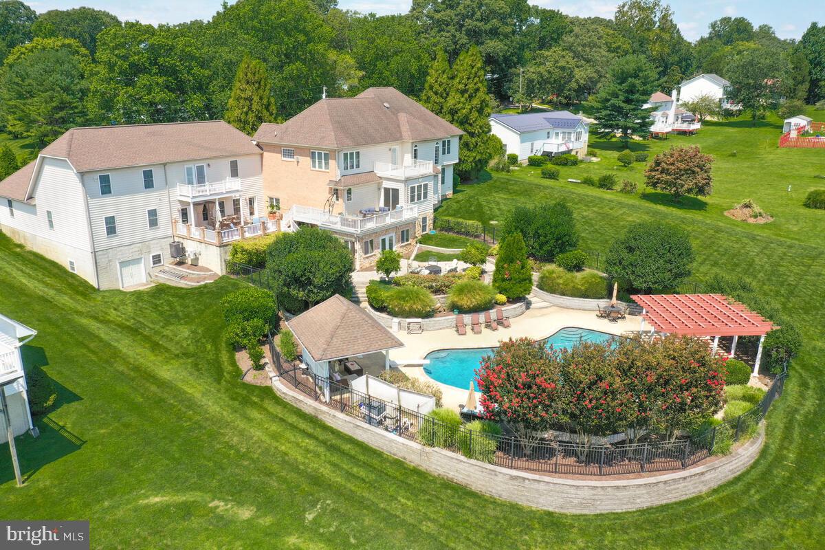 LAKEWOOD - Residential