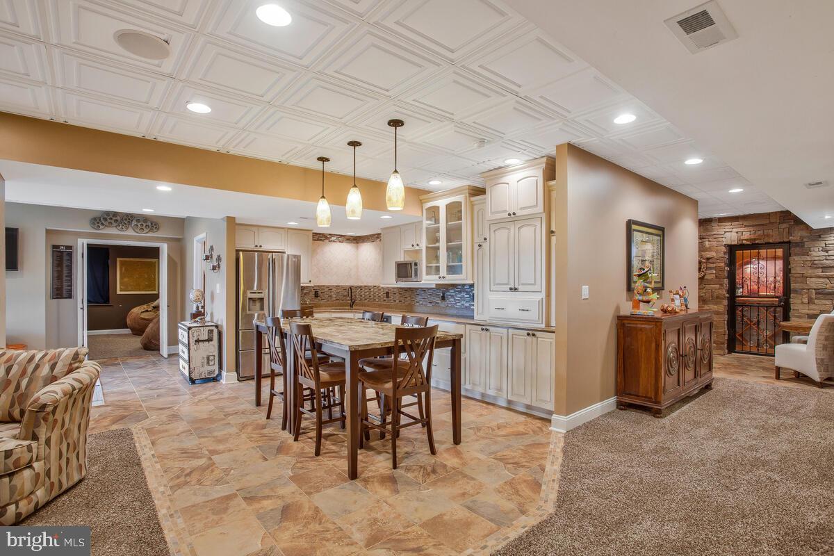 LAKEWOOD - Residential