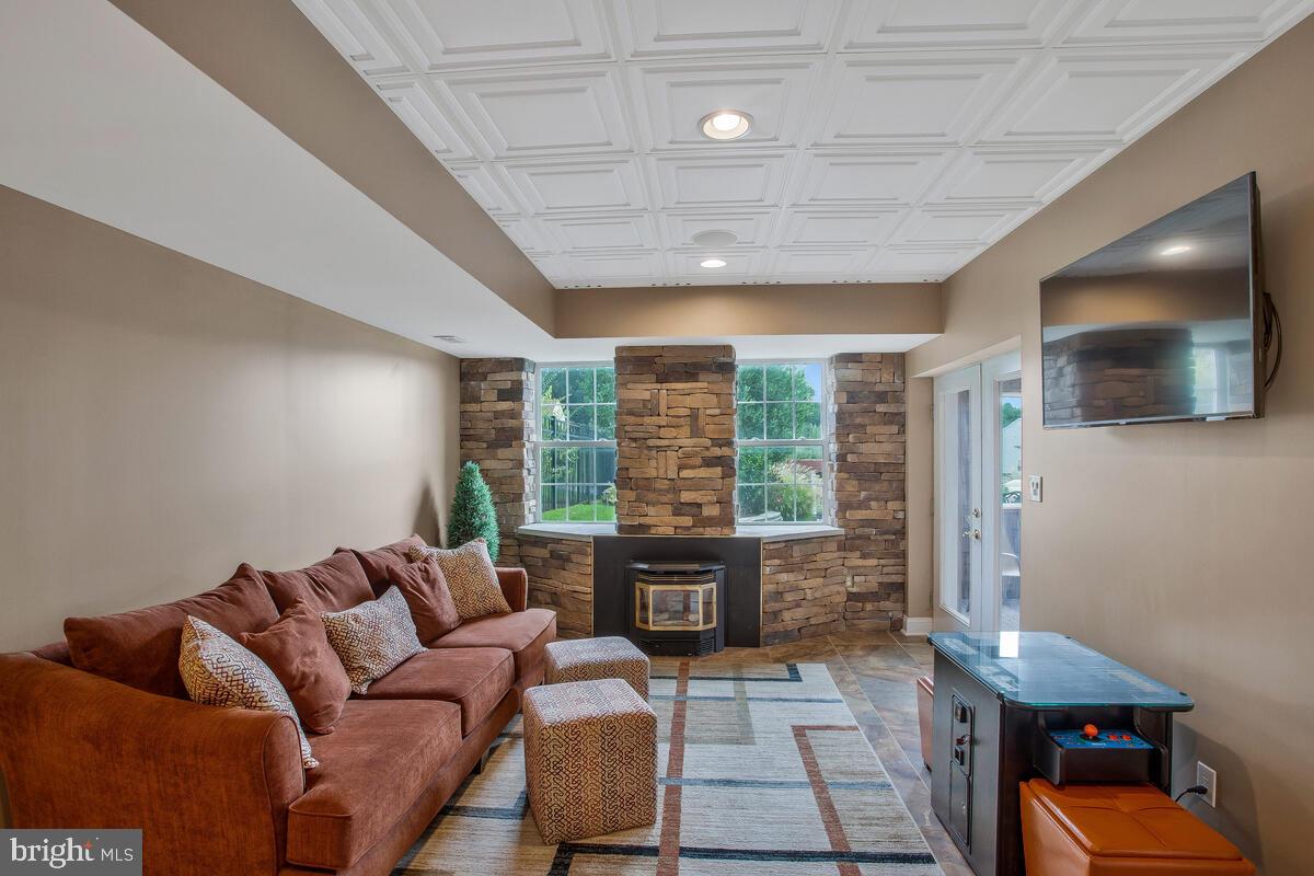 LAKEWOOD - Residential