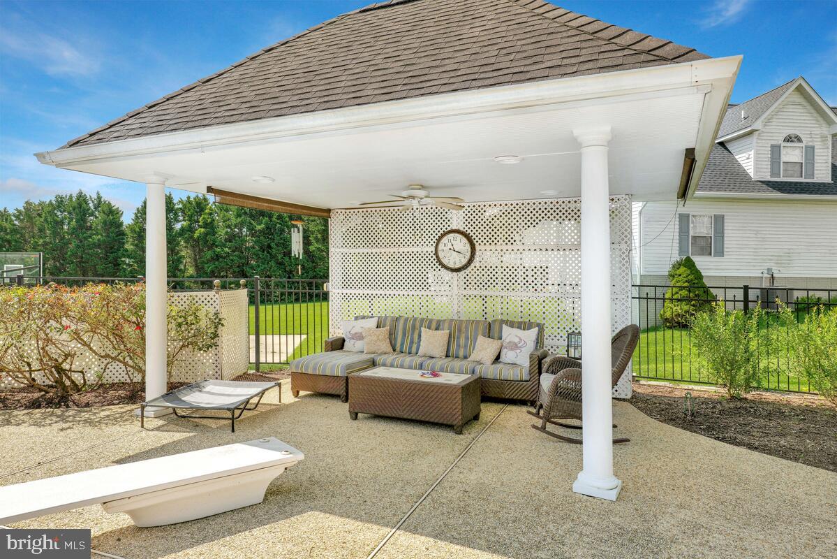 LAKEWOOD - Residential