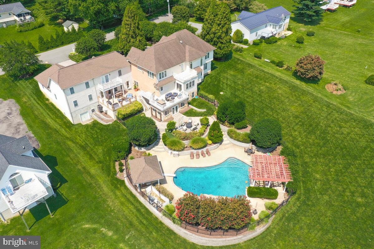 LAKEWOOD - Residential