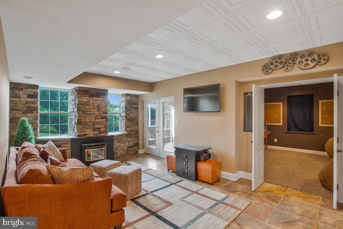 LAKEWOOD - Residential