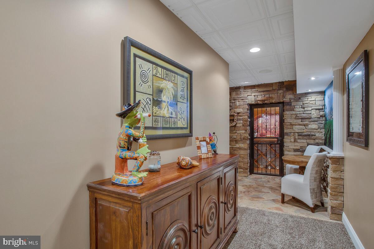 LAKEWOOD - Residential