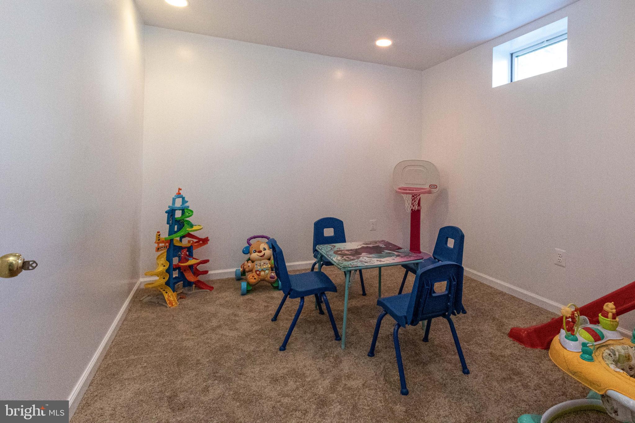 POTOMAC STATION - Residential