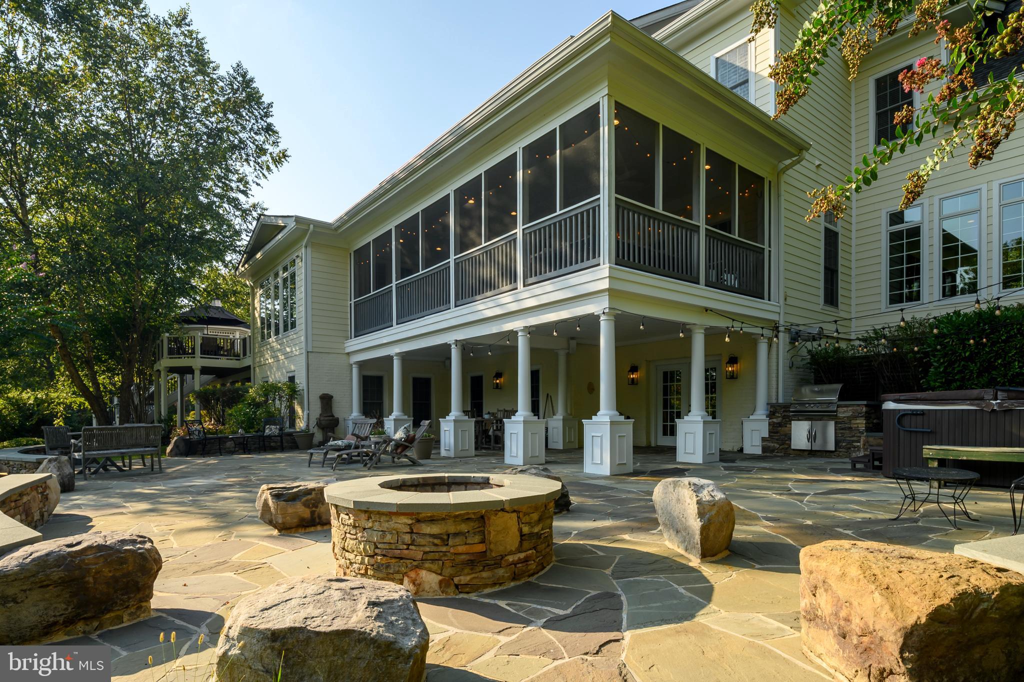 HIGHLAND OAKS - Residential