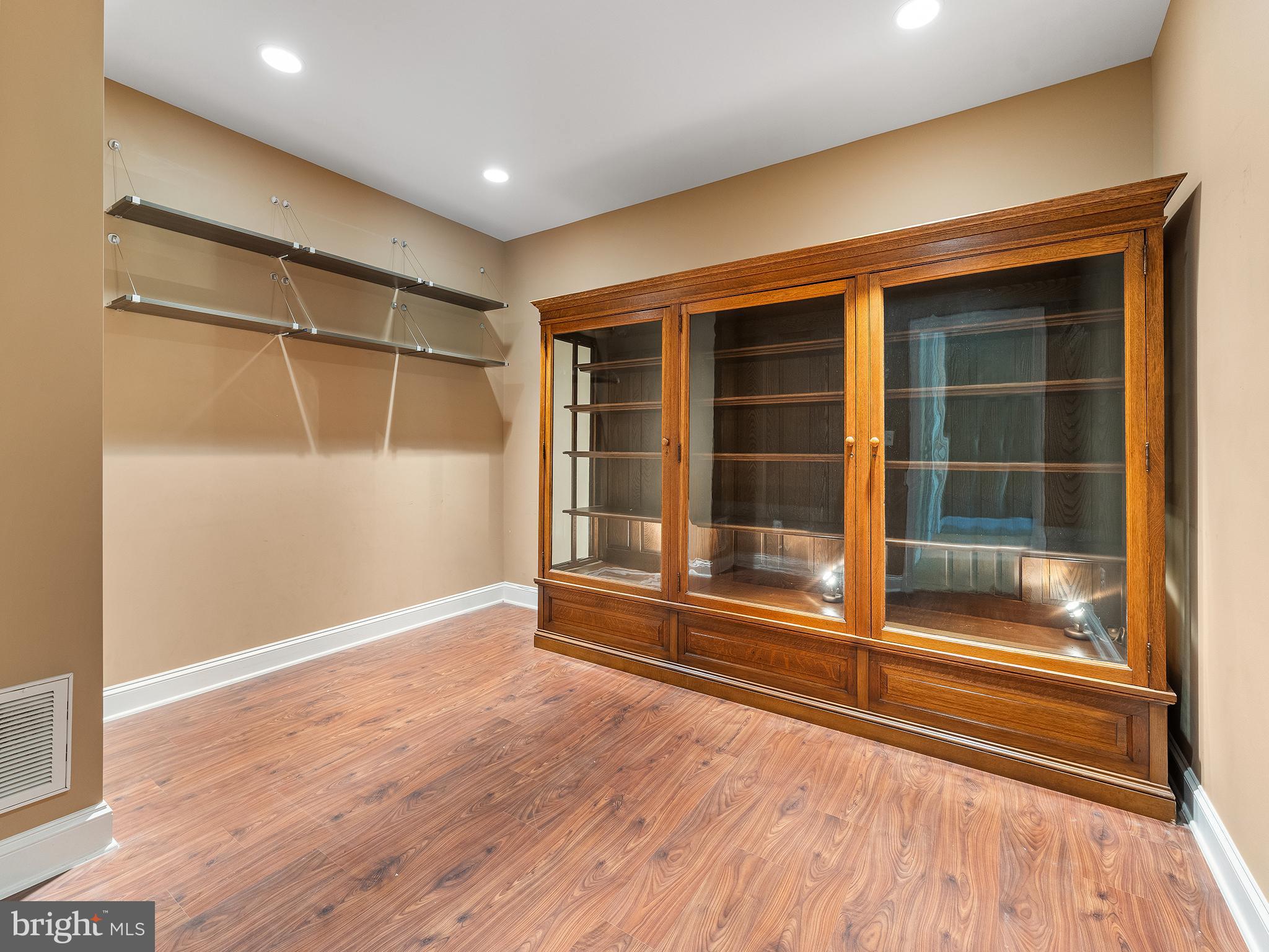 HIGHLAND OAKS - Residential