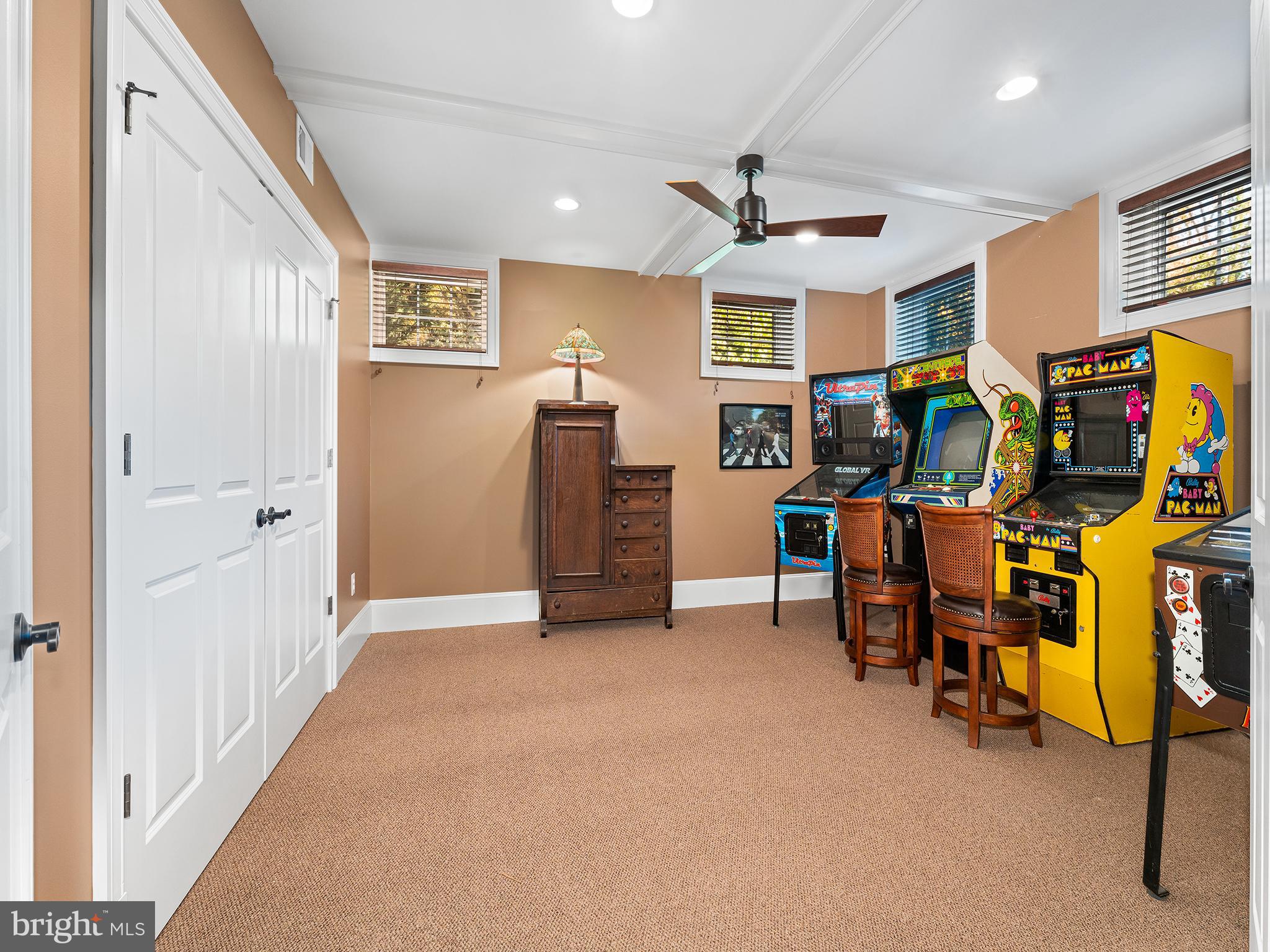 HIGHLAND OAKS - Residential