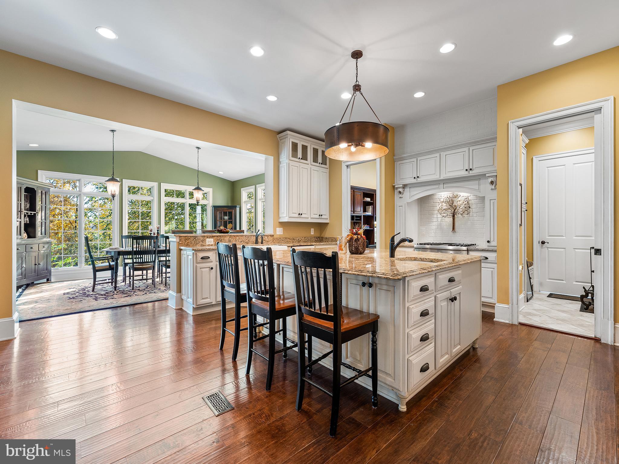 HIGHLAND OAKS - Residential