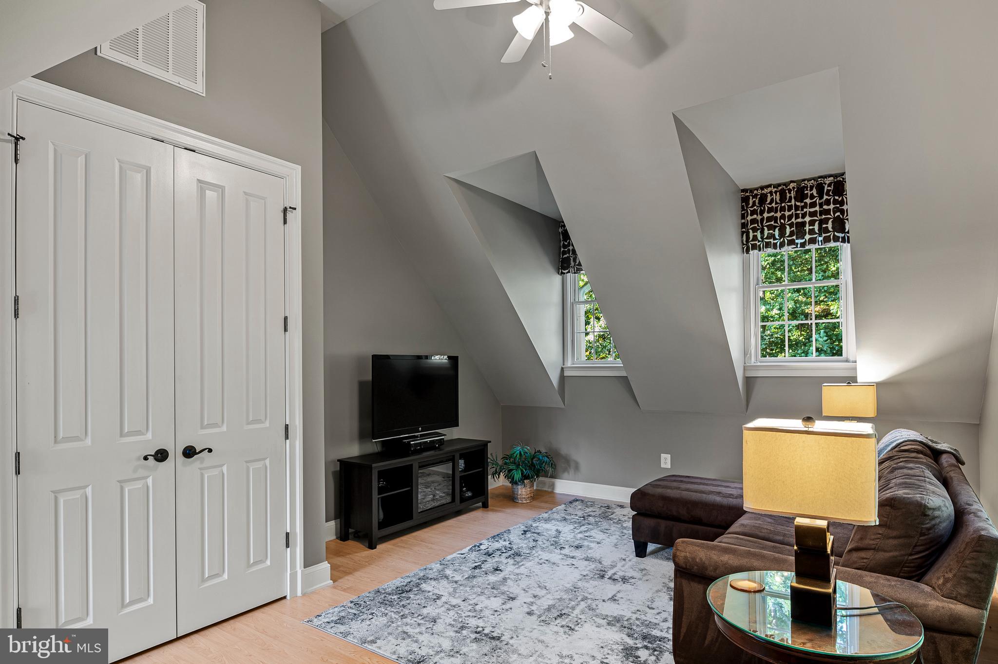 HIGHLAND OAKS - Residential