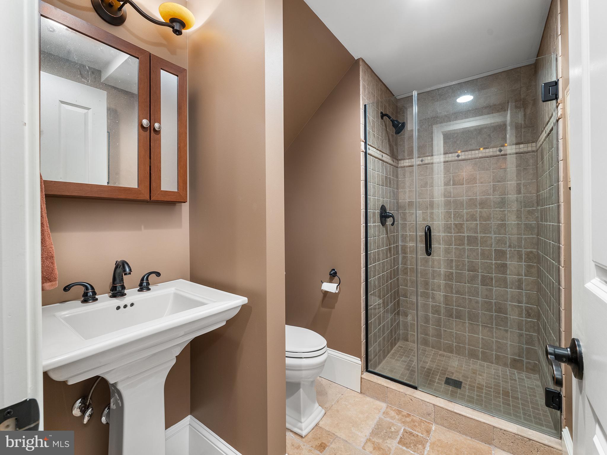 HIGHLAND OAKS - Residential