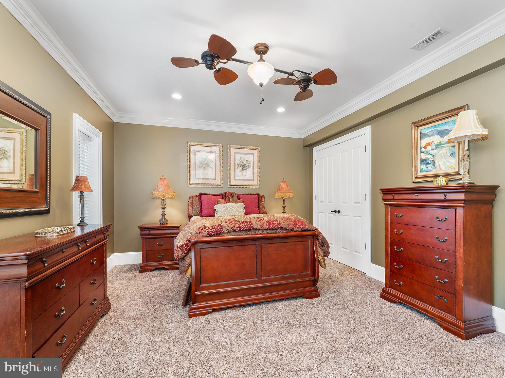 HIGHLAND OAKS - Residential