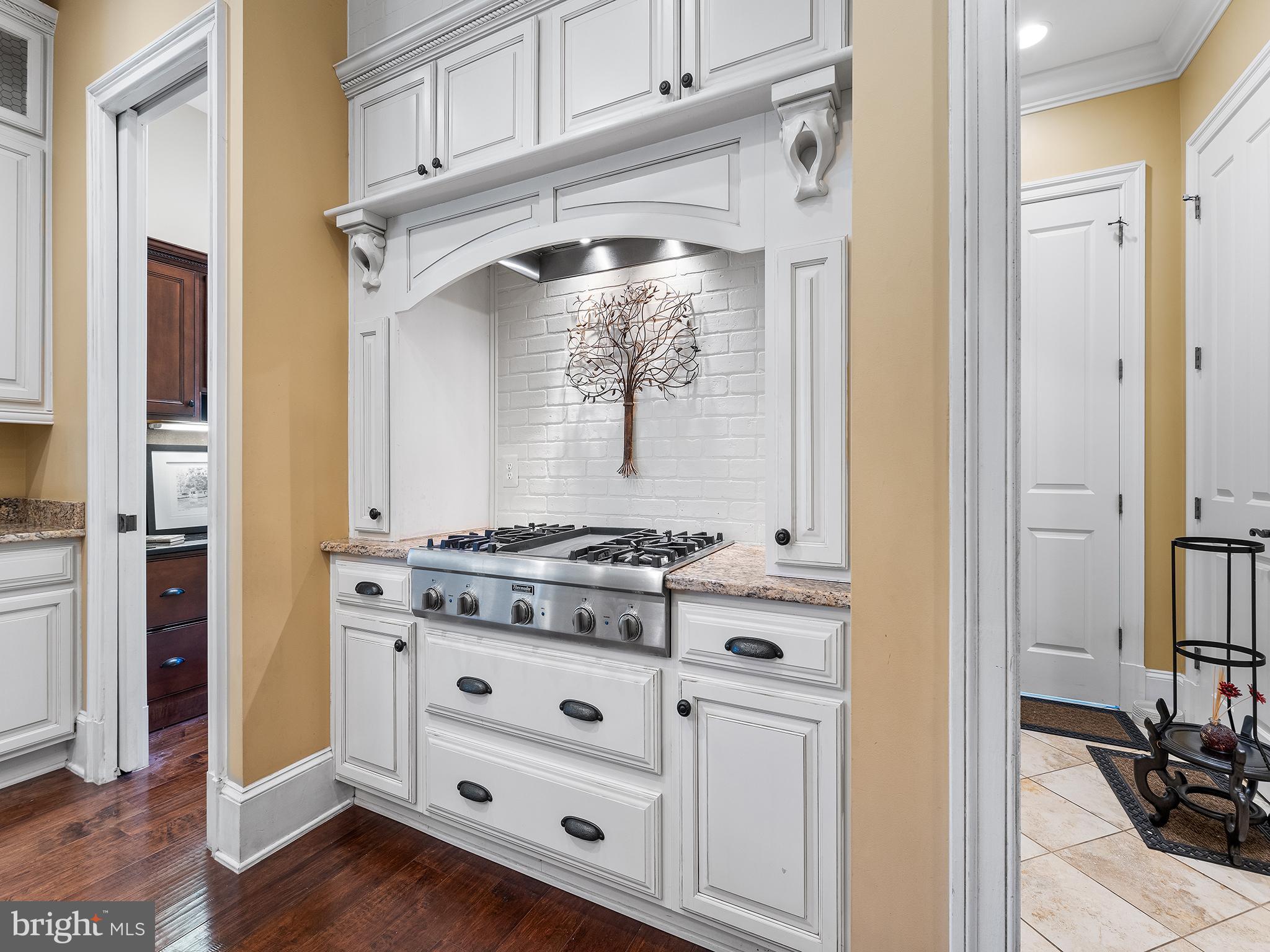 HIGHLAND OAKS - Residential