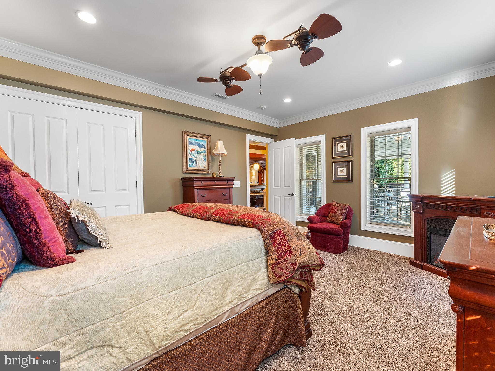 HIGHLAND OAKS - Residential