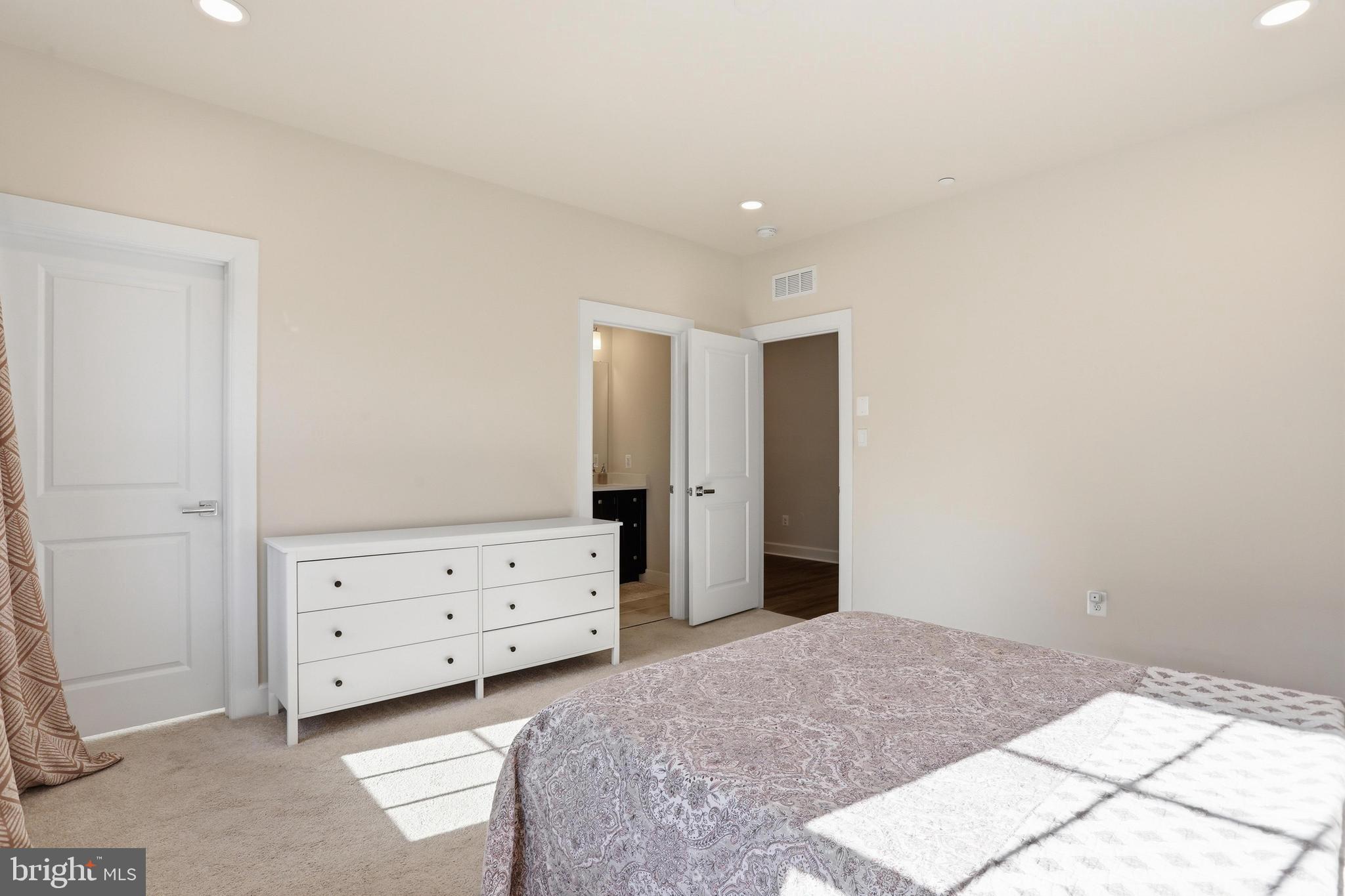 LAKE LINGANORE OAKDALE - Residential