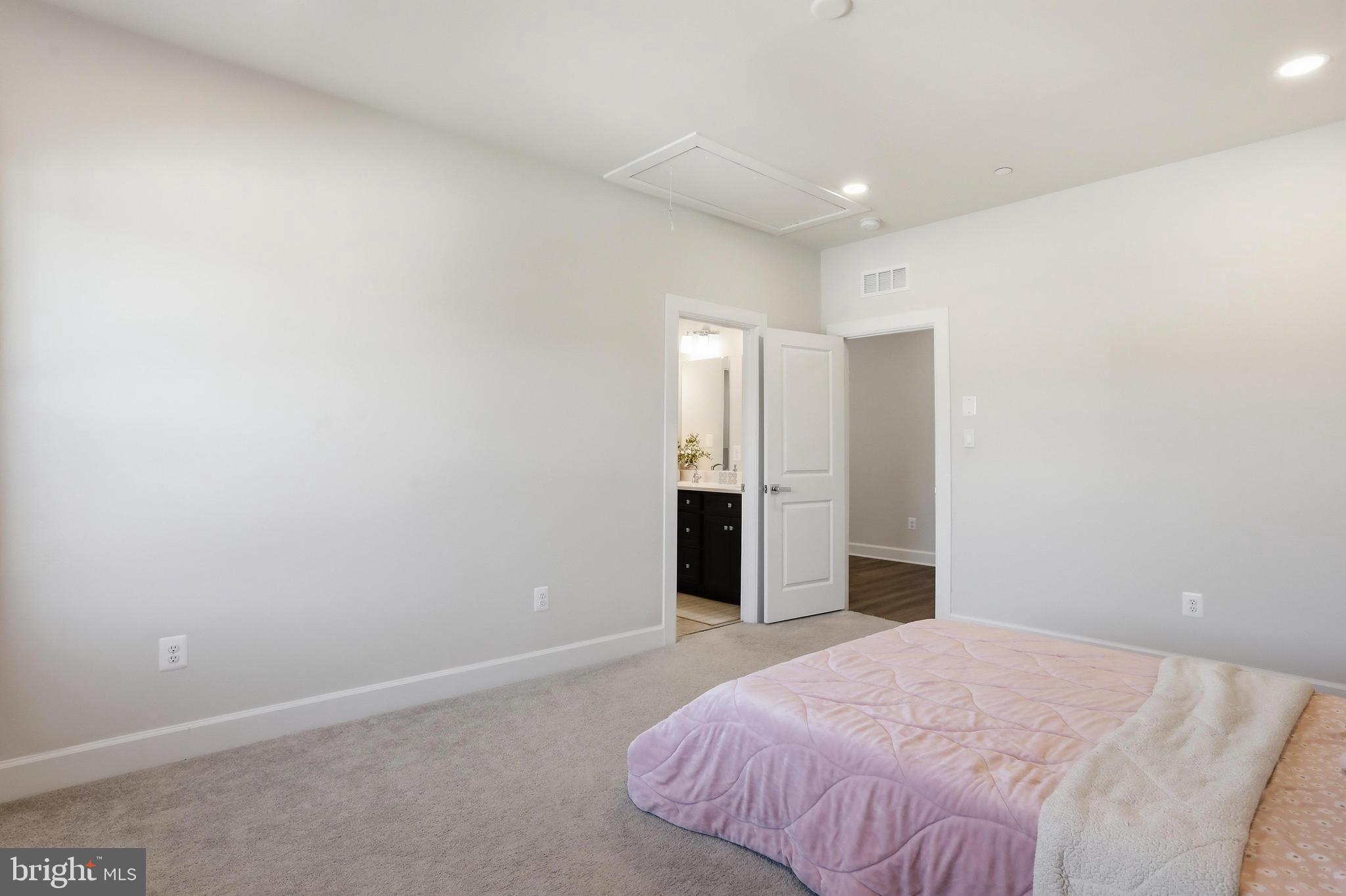 LAKE LINGANORE OAKDALE - Residential