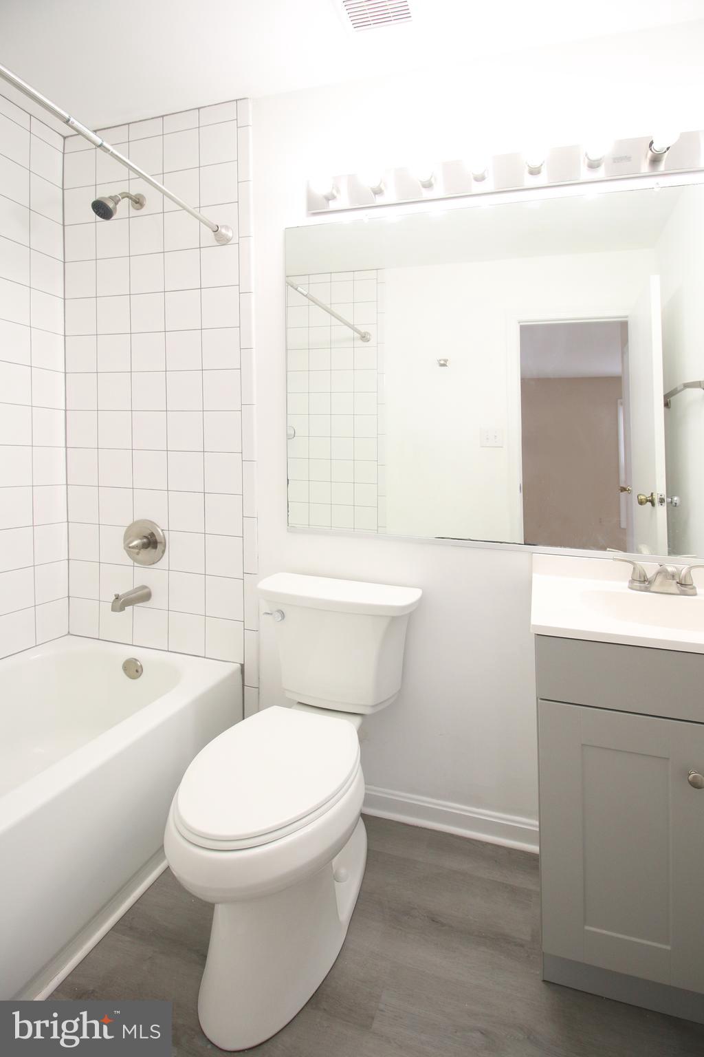 STONINGTON - Residential