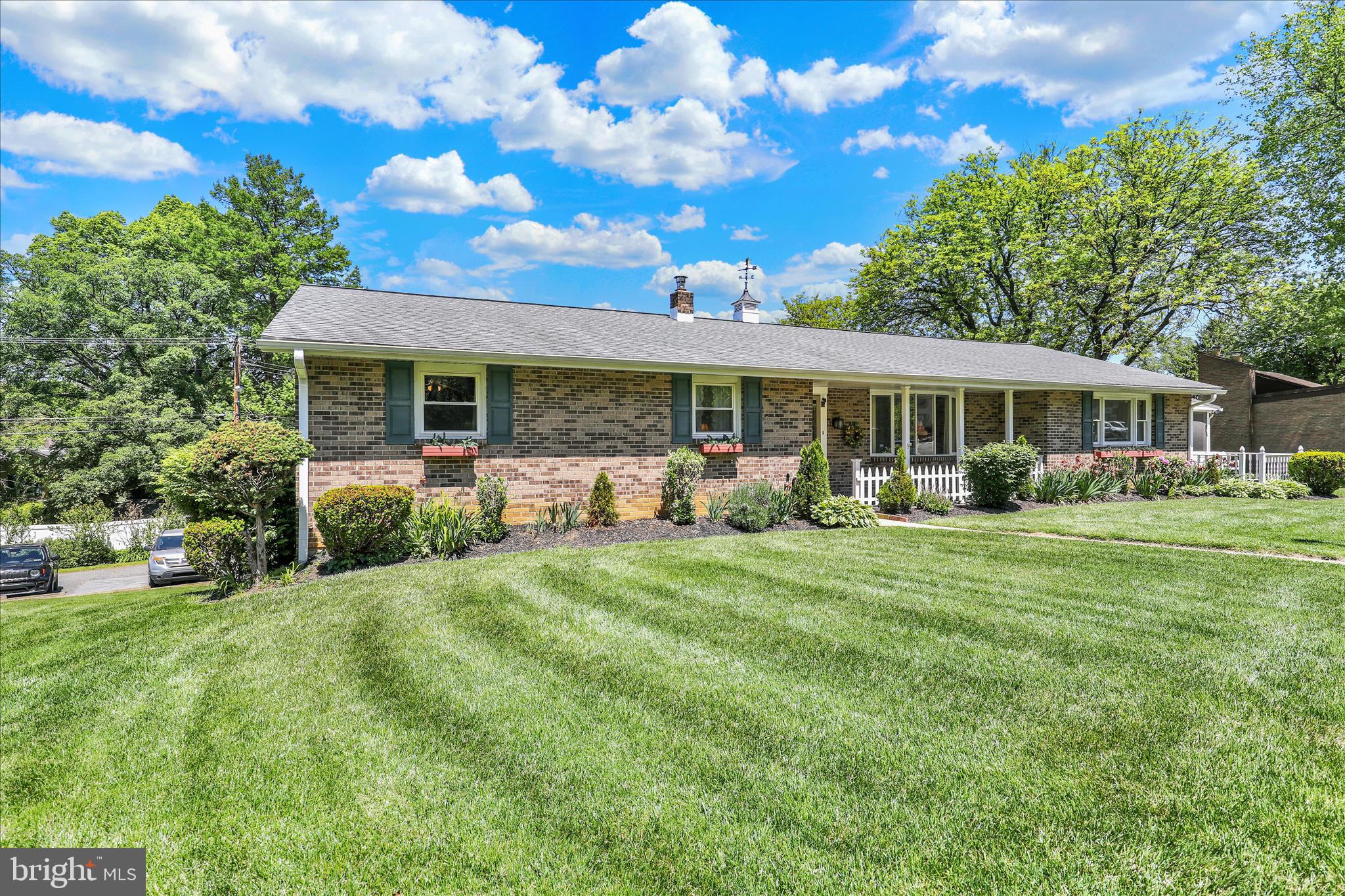 833 JOAN TC