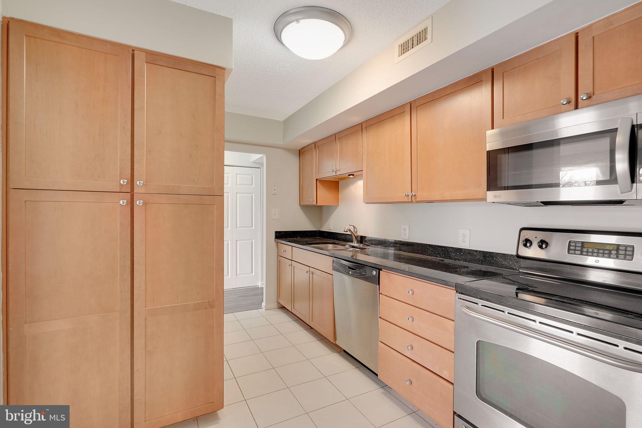 RENAISSANCE AT TYSONS - Residential Lease