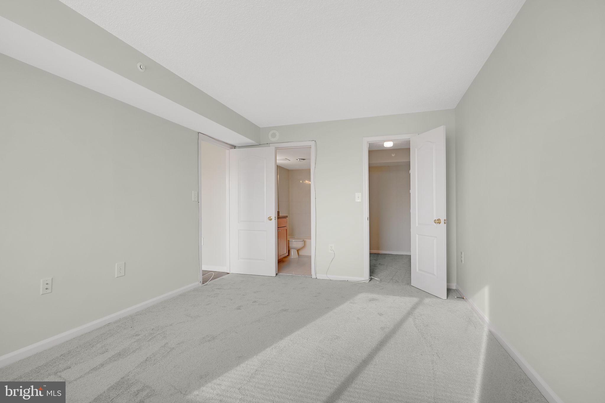 RENAISSANCE AT TYSONS - Residential Lease