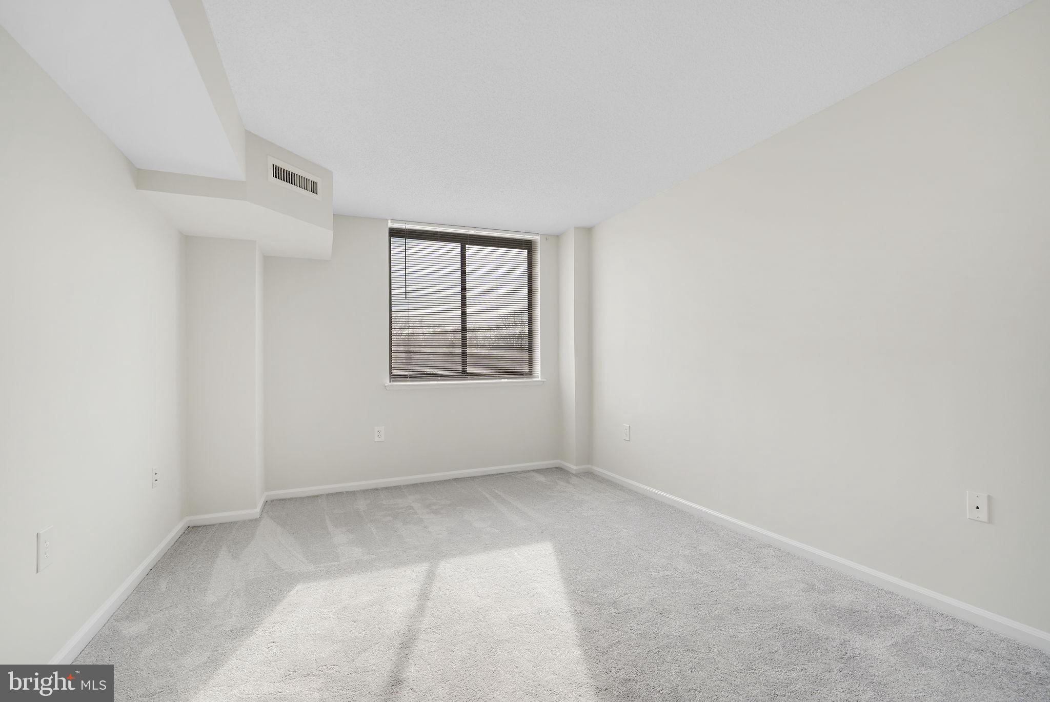 RENAISSANCE AT TYSONS - Residential Lease