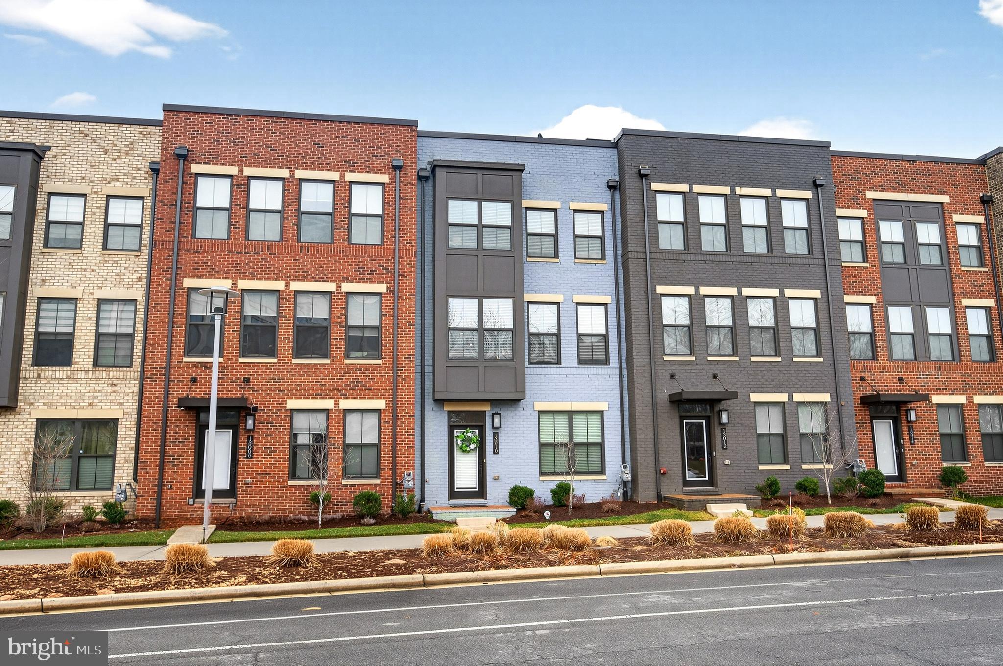 13010 HATTONTOWN SQUARE