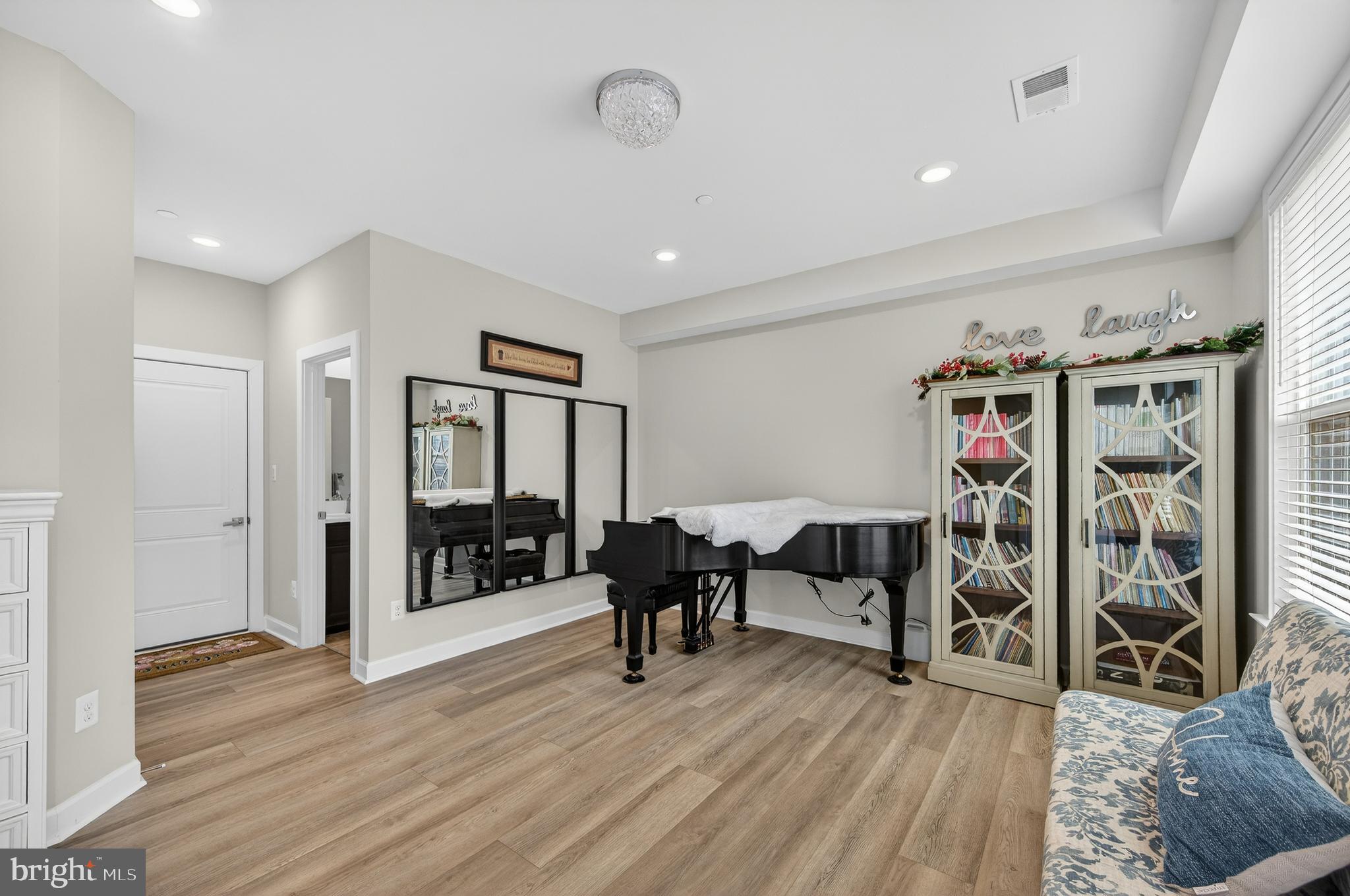 13010 HATTONTOWN SQUARE