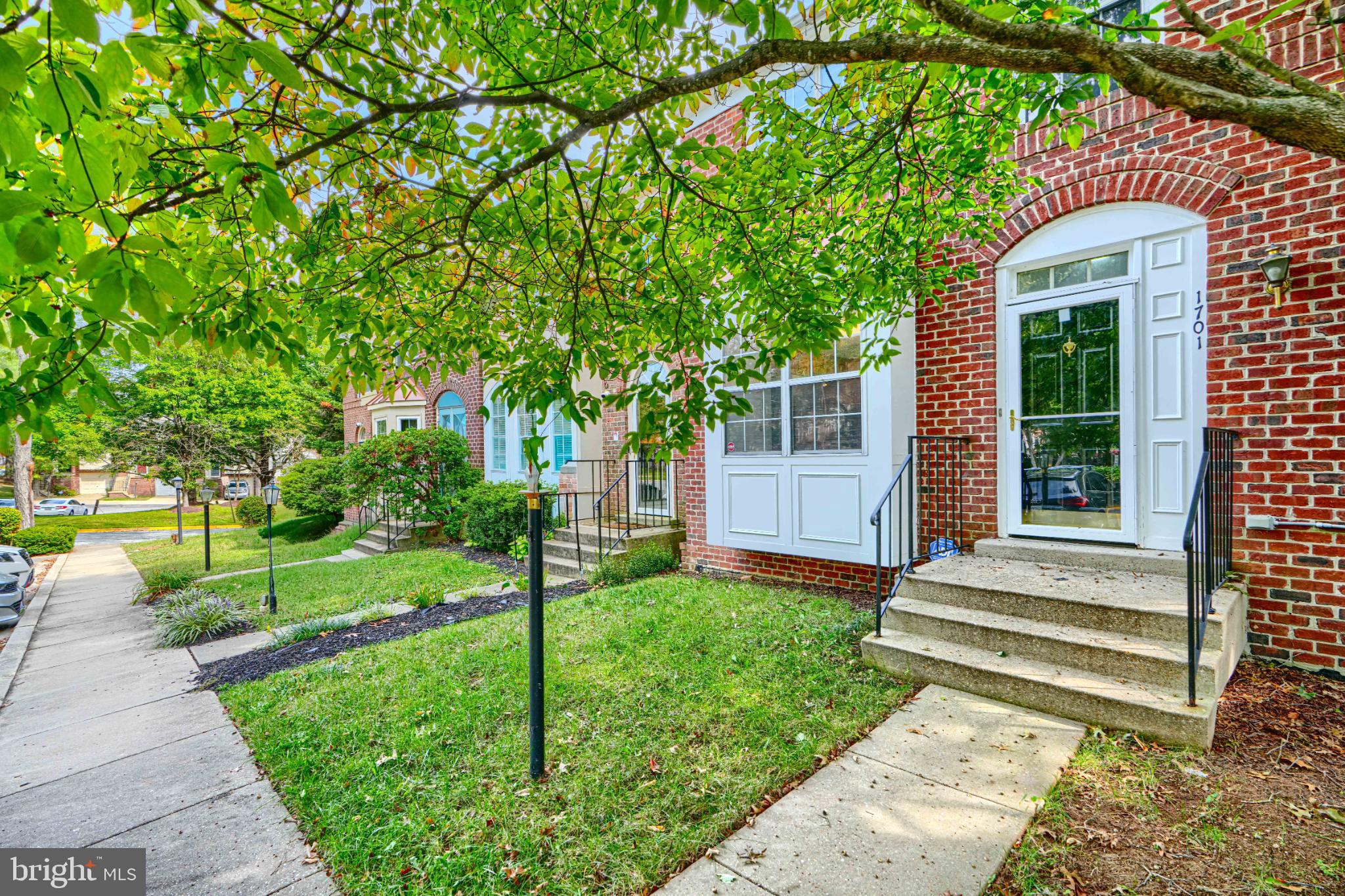 1701 STOURBRIDGE COURT