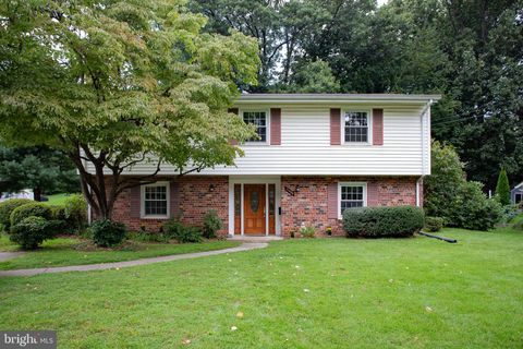 Photo of 11400 ORLEANS WAY, KENSINGTON, MD 20895 (MLS # MDMC2097664)