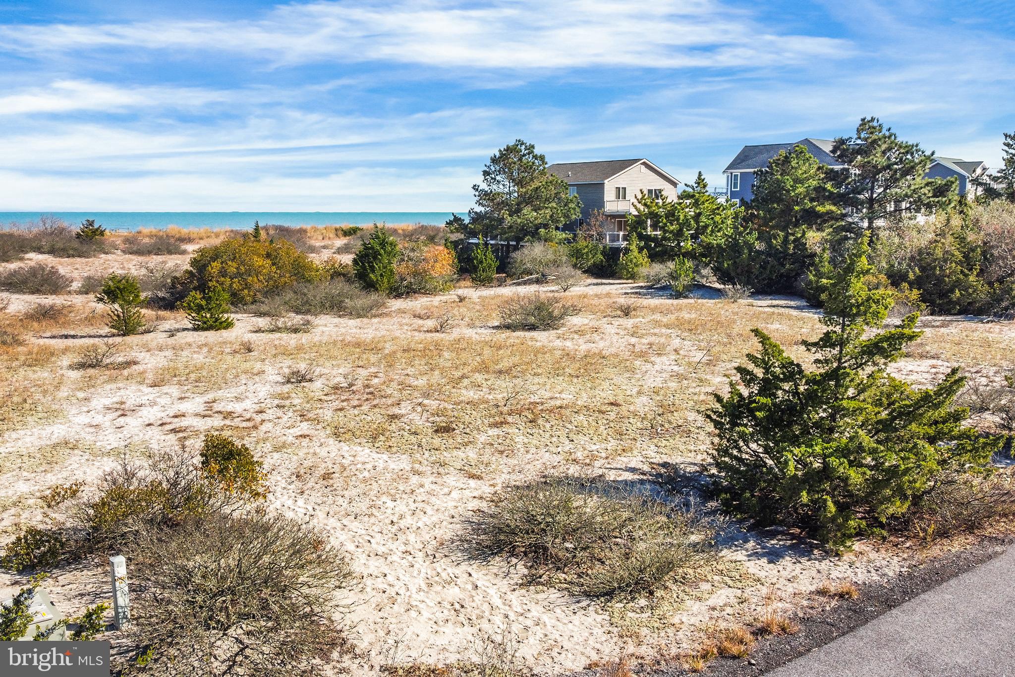 BACK BAY COVE - Land