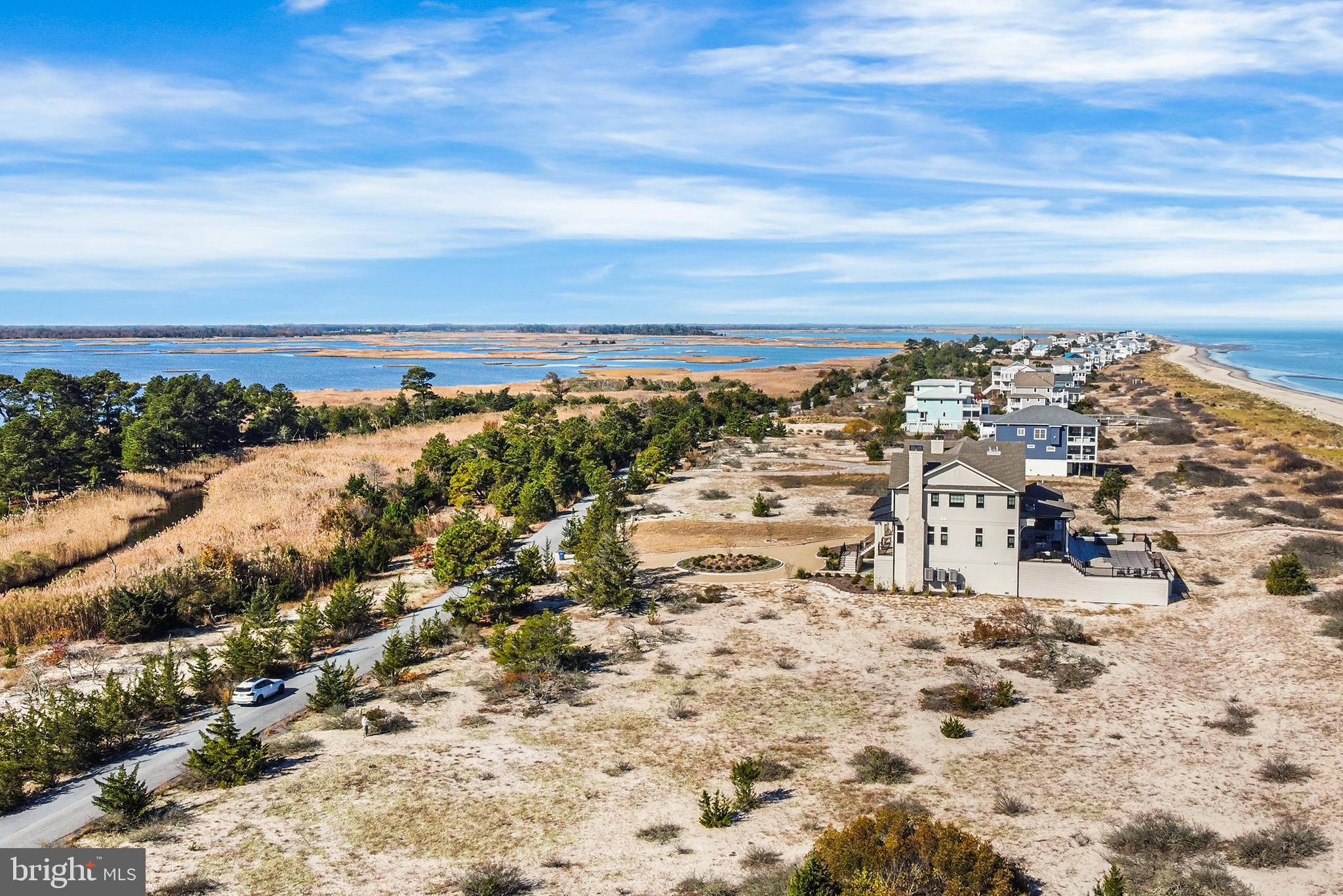 BACK BAY COVE - Land