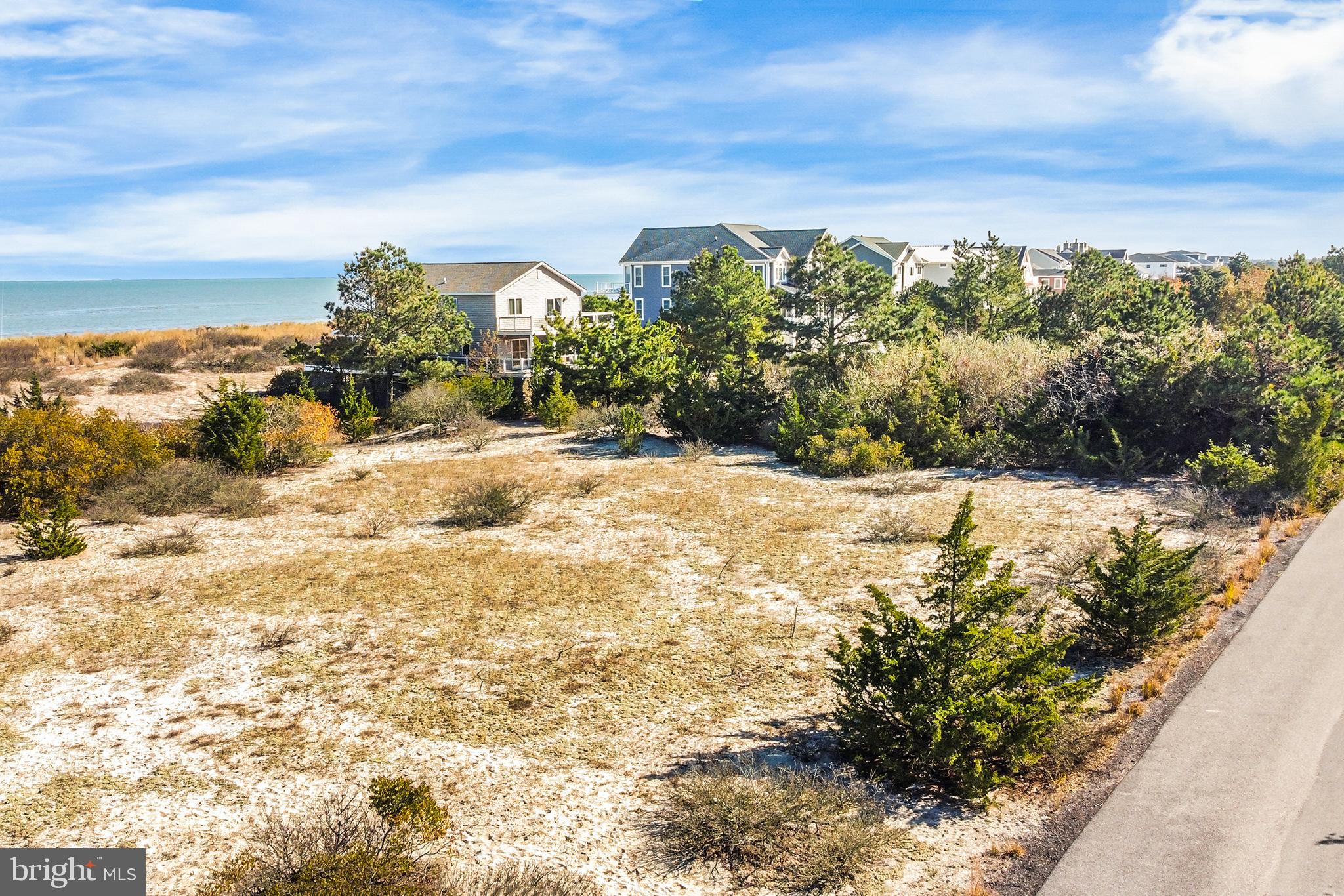 BACK BAY COVE - Land