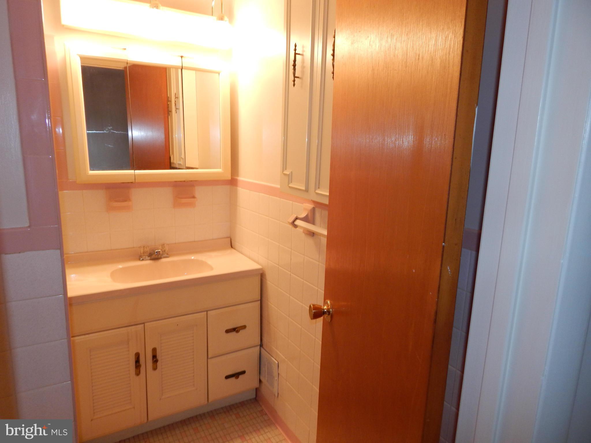 CRESTVIEW MANOR - Residential