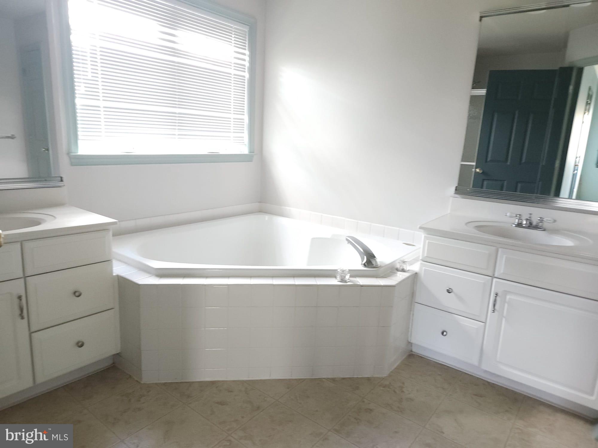 COLVIN HUNT - Residential Lease