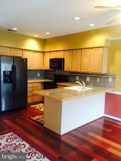 OYSTER COVE - Residential Lease