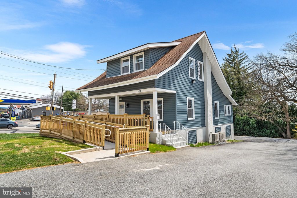 Photo of 652 E Springfield Road, SPRINGFIELD, PA 19064 (MLS # PADE2091148)