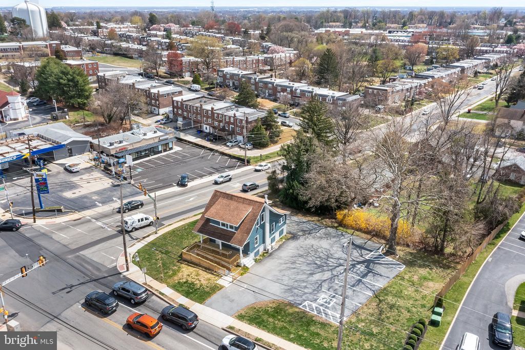 Photo of 652 E Springfield Road, SPRINGFIELD, PA 19064 (MLS # PADE2091148)