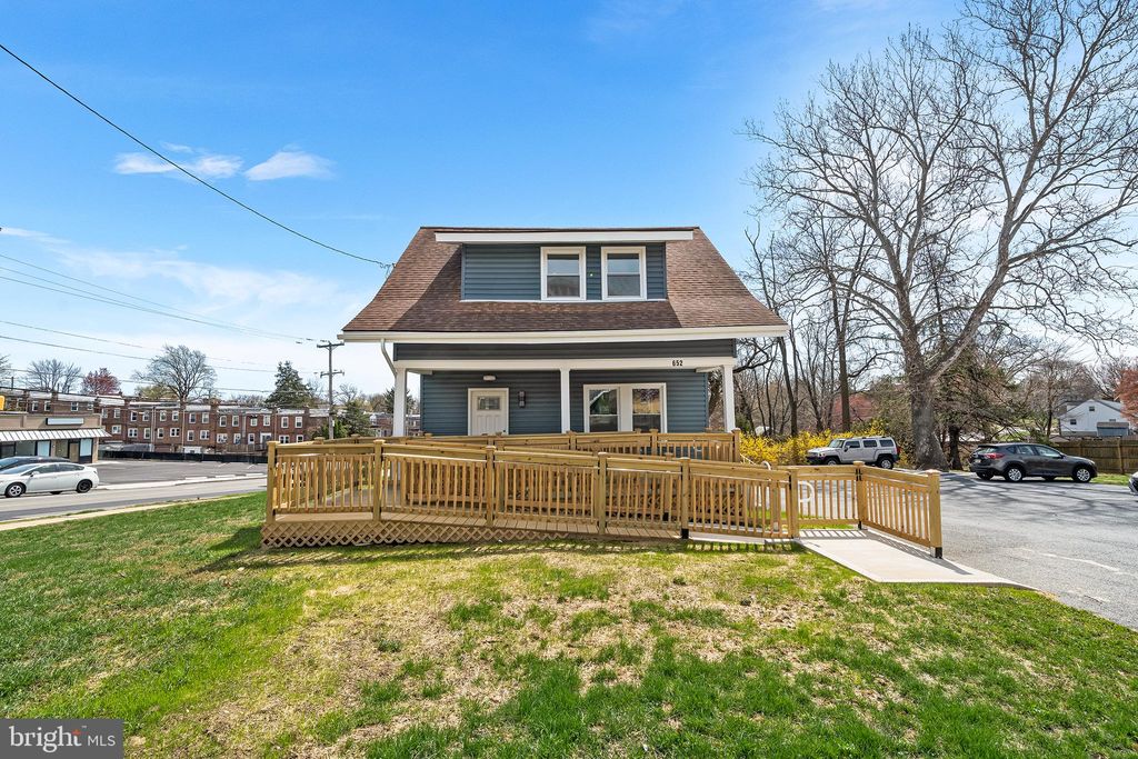 Photo of 652 E Springfield Road, SPRINGFIELD, PA 19064 (MLS # PADE2091148)