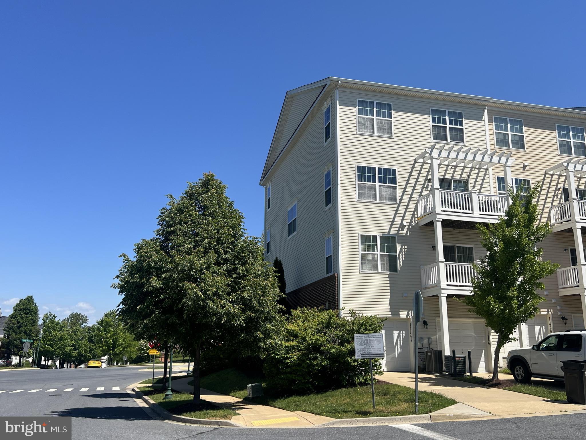 11964 LITTLE SENECA PARKWAY 2561